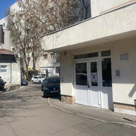 Le Petit Paris- , Dorobanti With A View